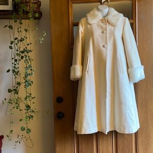 Vintage Trilogi Collection Off-White Girls Wool Dress. Size 10.